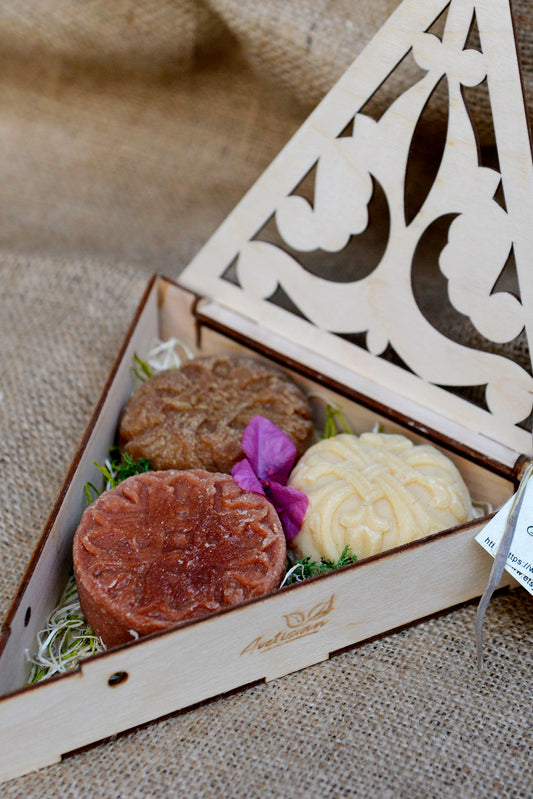 Siri-Siri (Love Me) Gift Set - AVETISYAN ARTISAN SOAPS | Fresh Handmade Cosmetics with Armenian Techniques | Vegetarian & Cruelty Free | AVETISYAN